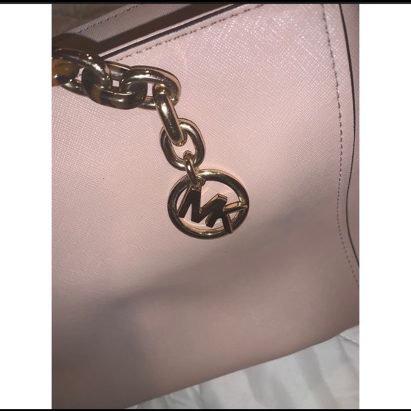 Michal kors purse - Picture 2 of 8
